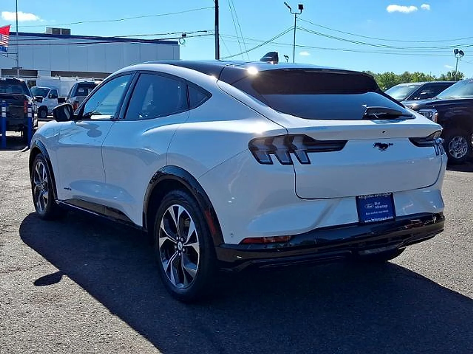 Used 2023 Star White Metallic Tri-Coat Ford Premium image 5
