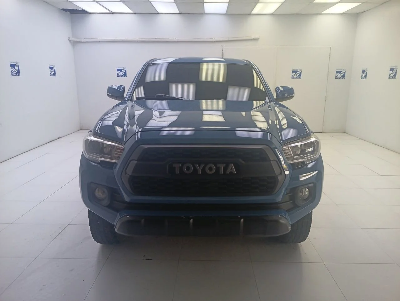 Used 2016 Inferno Toyota SR5 image 3
