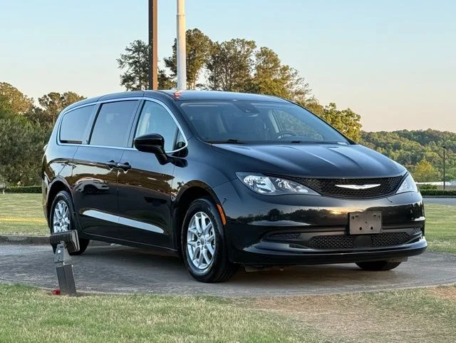 2023 Chrysler Voyager