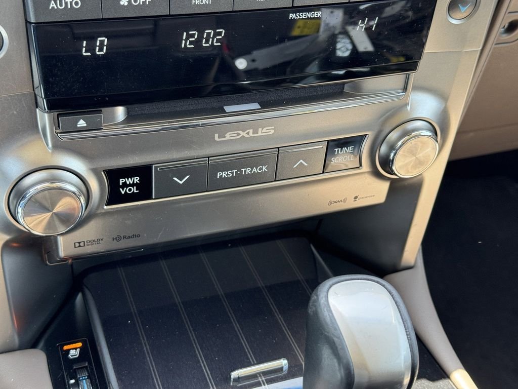Used 2020 Pearl Lexus 460 image 18
