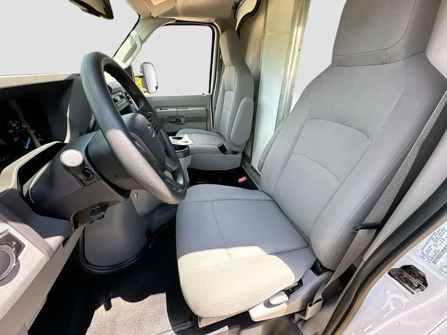 New 2025 Oxford White Ford Base image 14