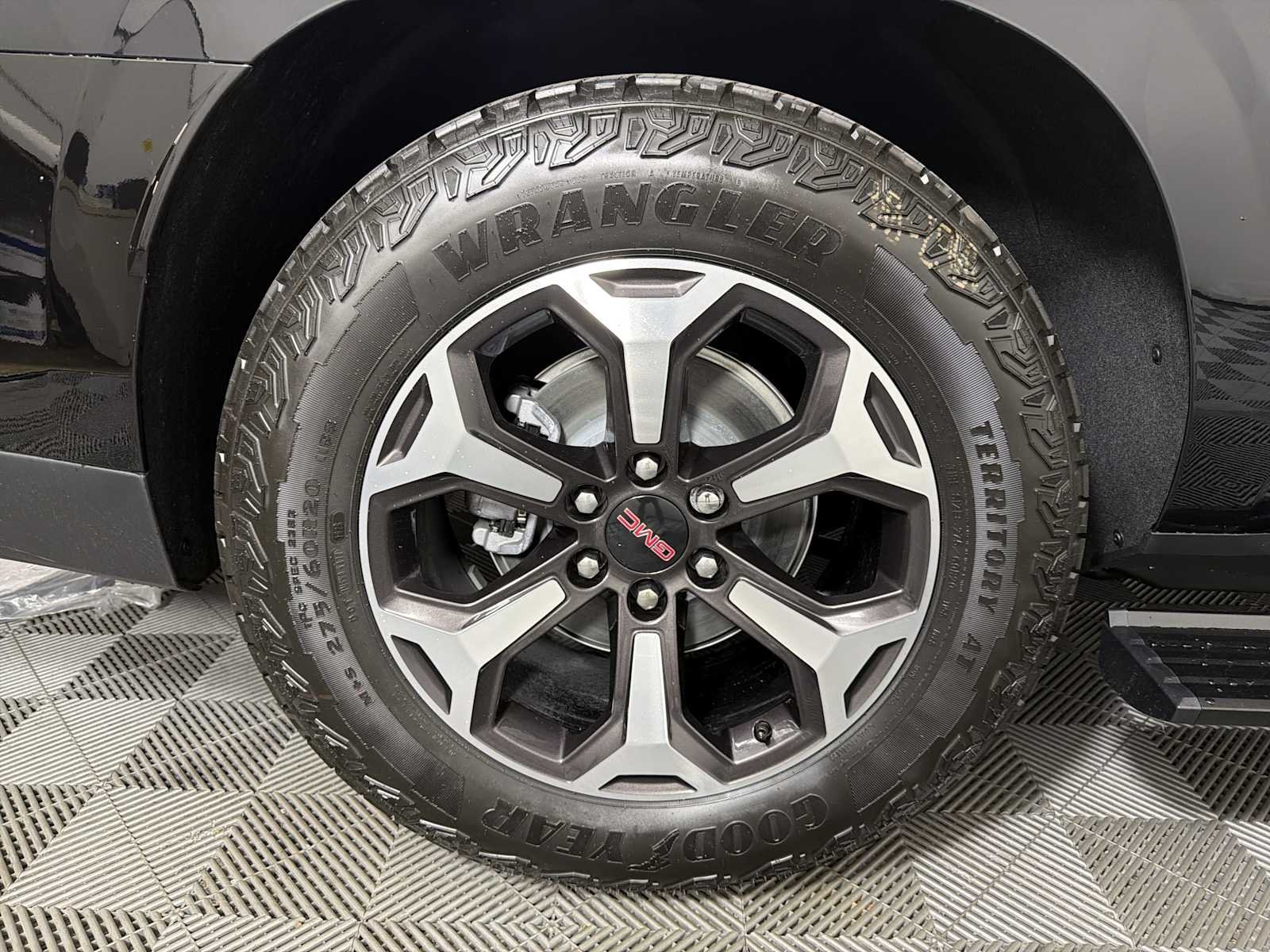 2026 GMC Yukon XL AT4 Ultimate - Photo 17