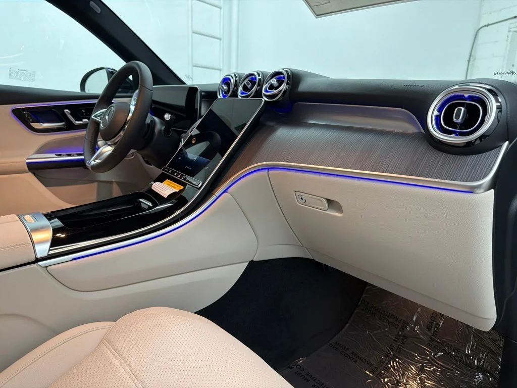New 2027 Black Mercedes-Benz GLC 300 image 29