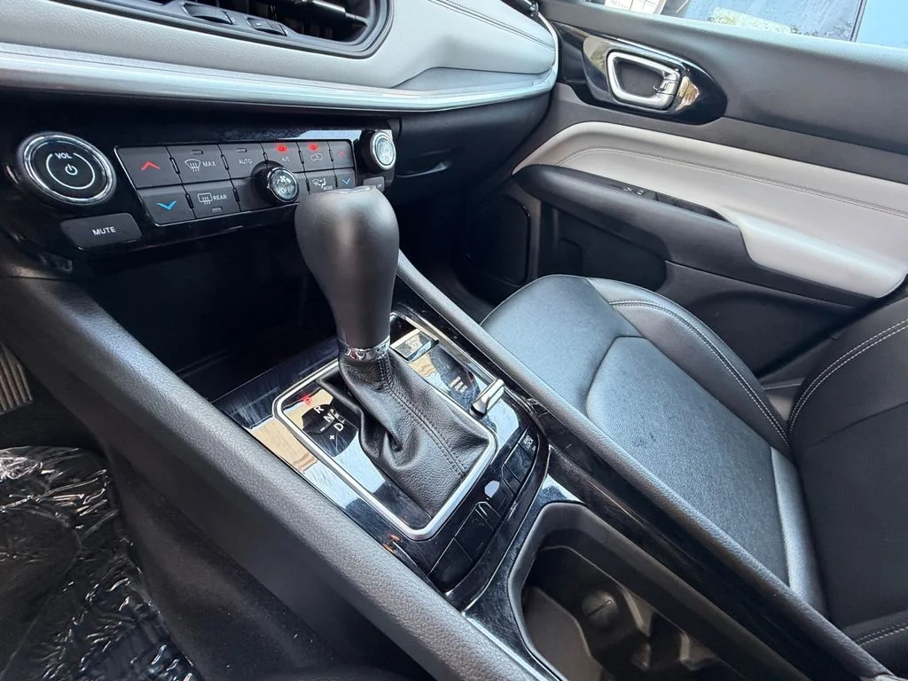 Used 2025 Red Jeep Limited image 21