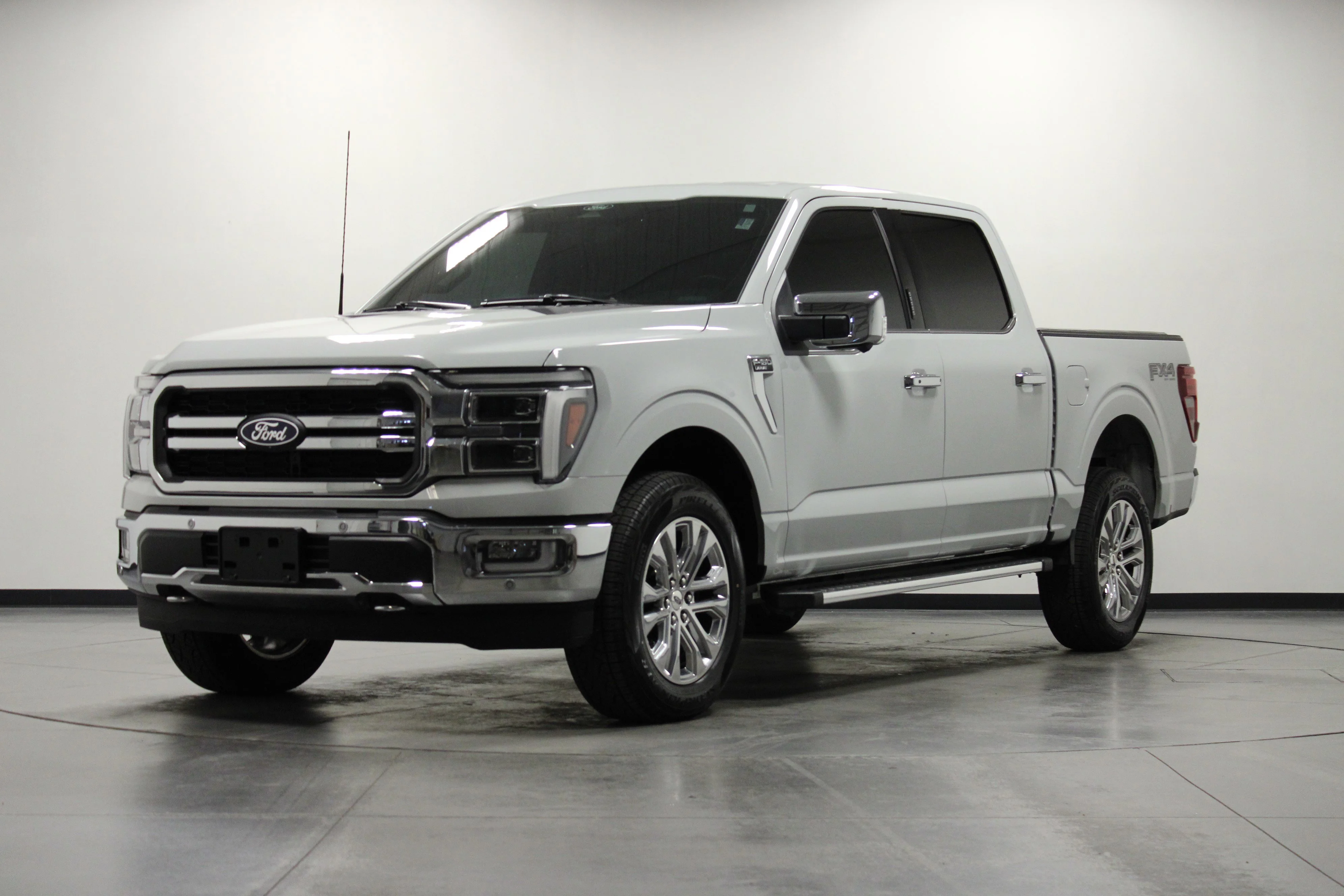 Used 2024 Avalanche Ford LARIAT image 8