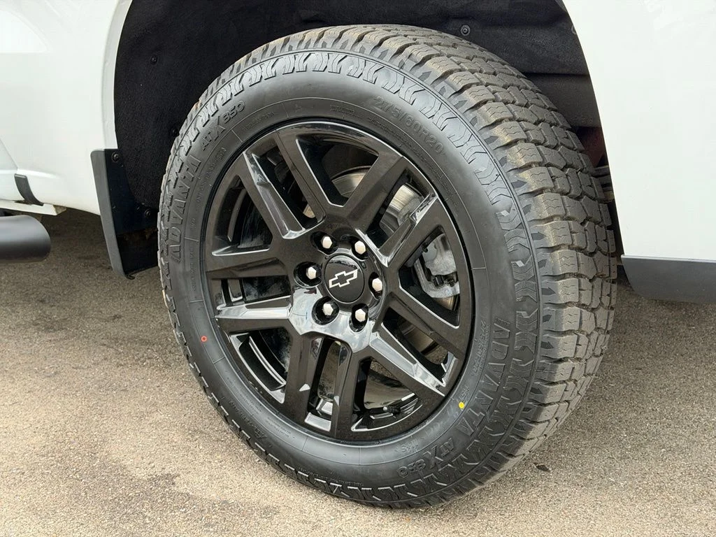 Used 2024 White Chevrolet RST image 26