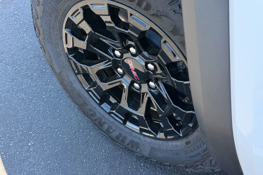 New 2026 Summit White GMC Elevation image 11