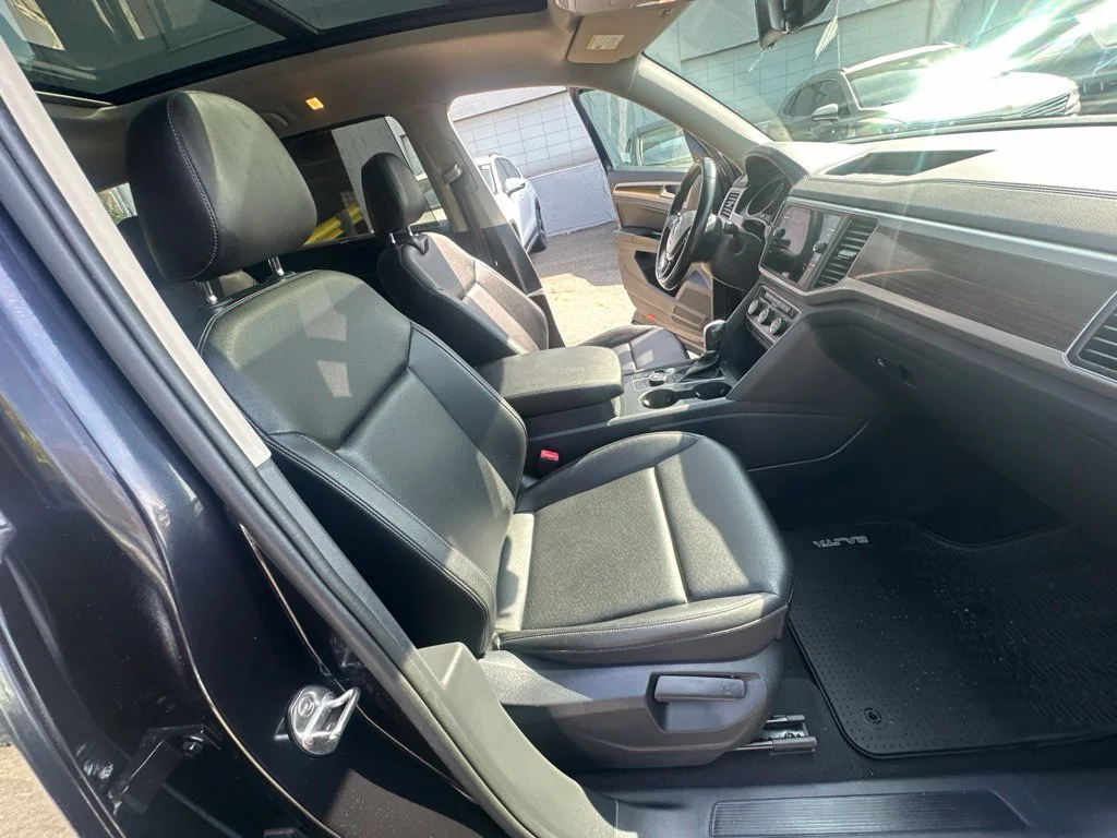 Used 2019 Black Volkswagen 3.6L V6 SE image 36