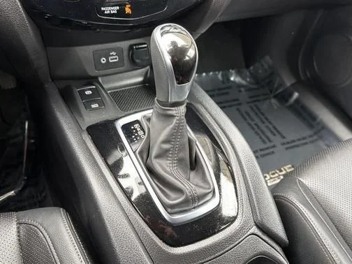 Used 2022 Black Nissan SL image 16