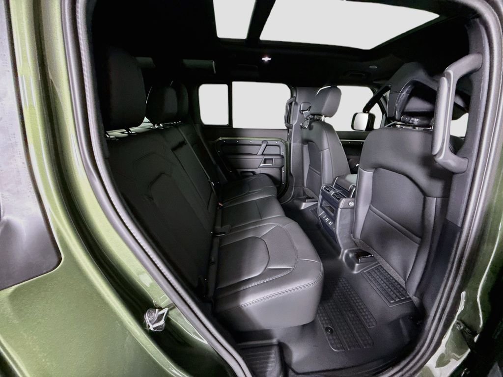New 2026 Woolstone Green Land Rover S image 22