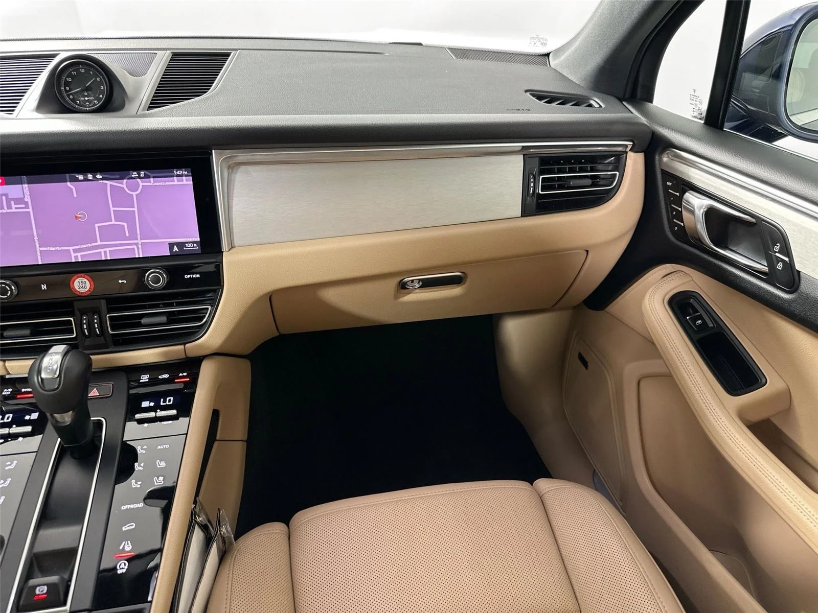 2024 Porsche Macan Base - Photo 31