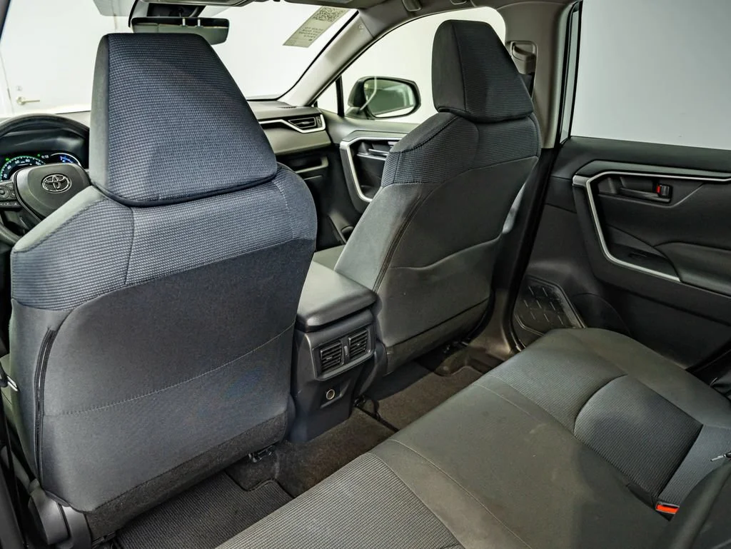 Used 2025 Ice Toyota LE image 34