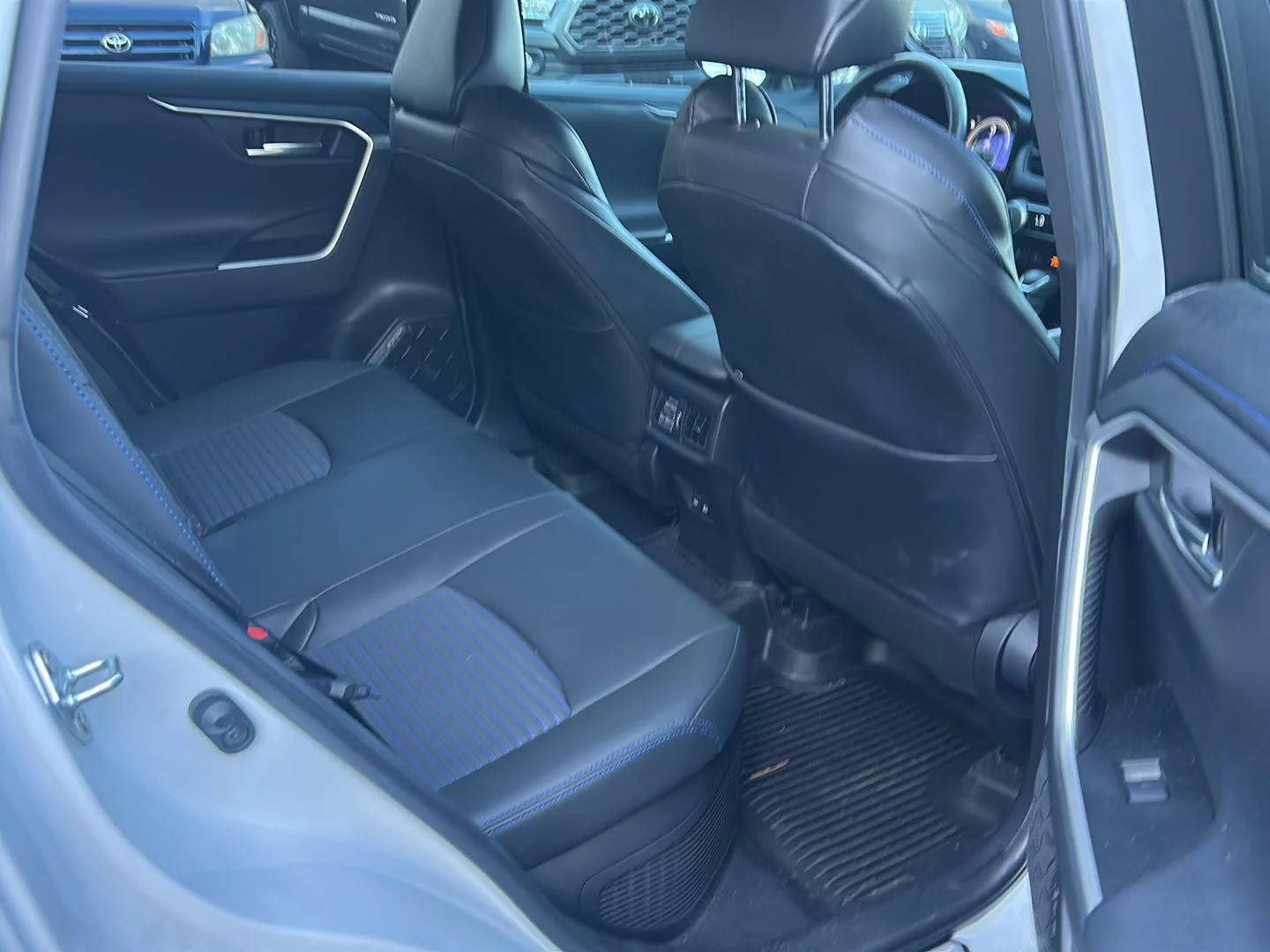 Used 2023 Wind Chill Pearl/Midnight Black Metallic Toyota Hybrid XSE image 7