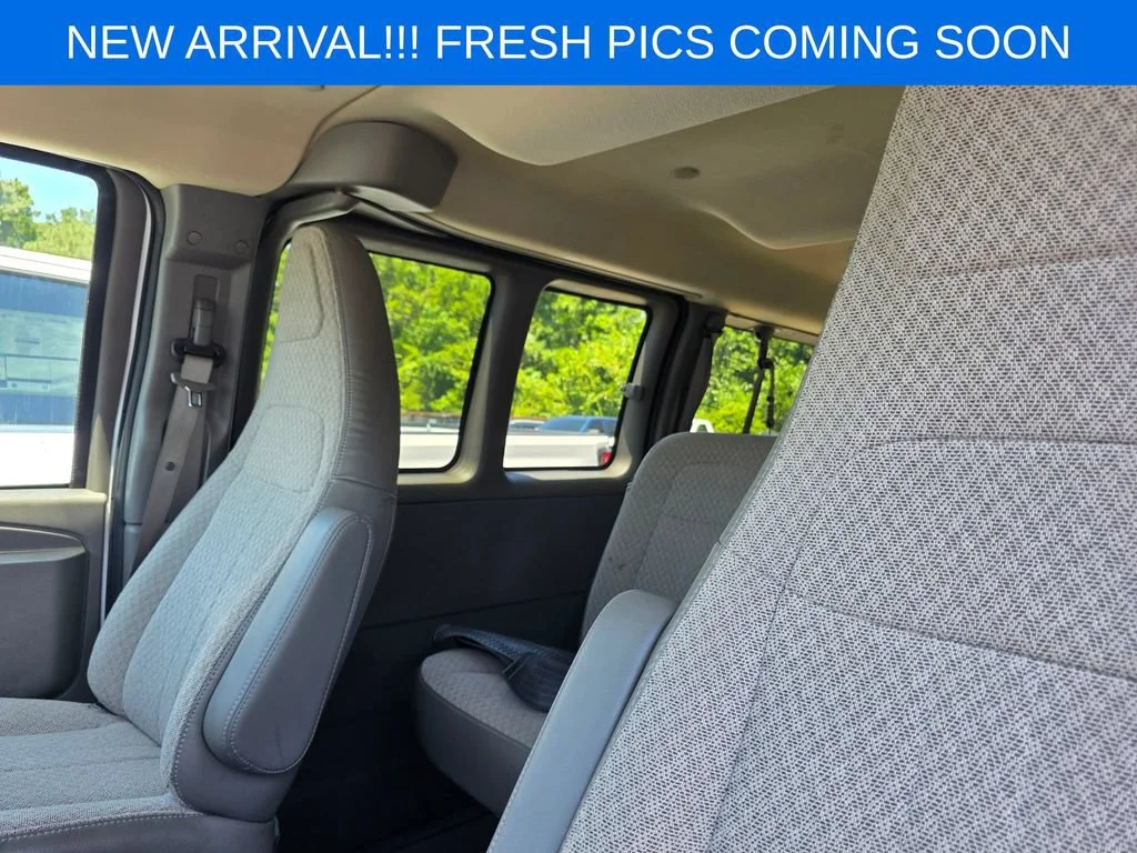 2025 Chevrolet Express Passenger LT - Photo 8