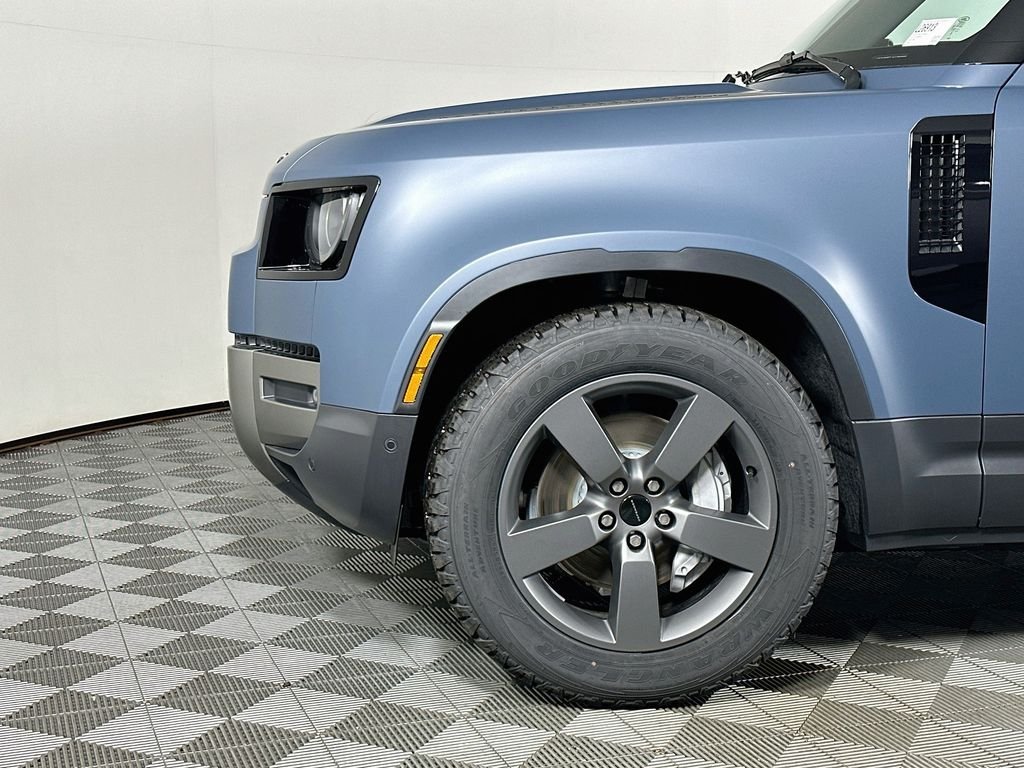 New 2026 Tasman Blue Land Rover S image 9