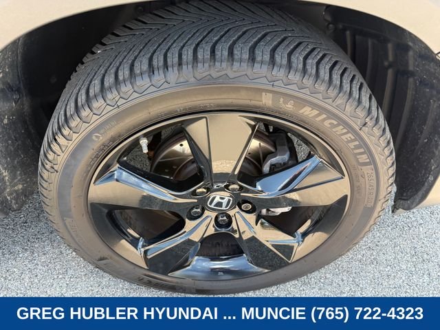 Used 2019 Black Honda Elite image 6