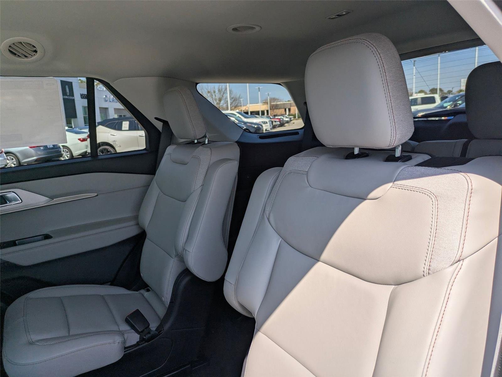 New 2026 Space White Metallic Ford Active image 27