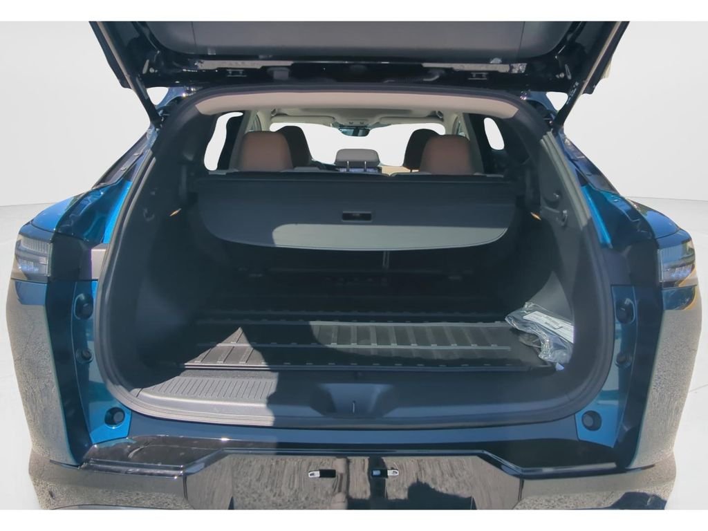 New 2026 Aurora Blue Pearl Metallic / Super Black Two-tone Nissan Platinum image 9