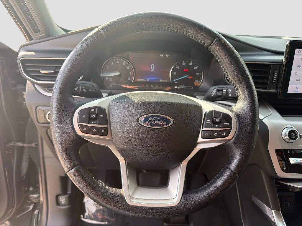 Used 2023 Green Ford XLT image 33