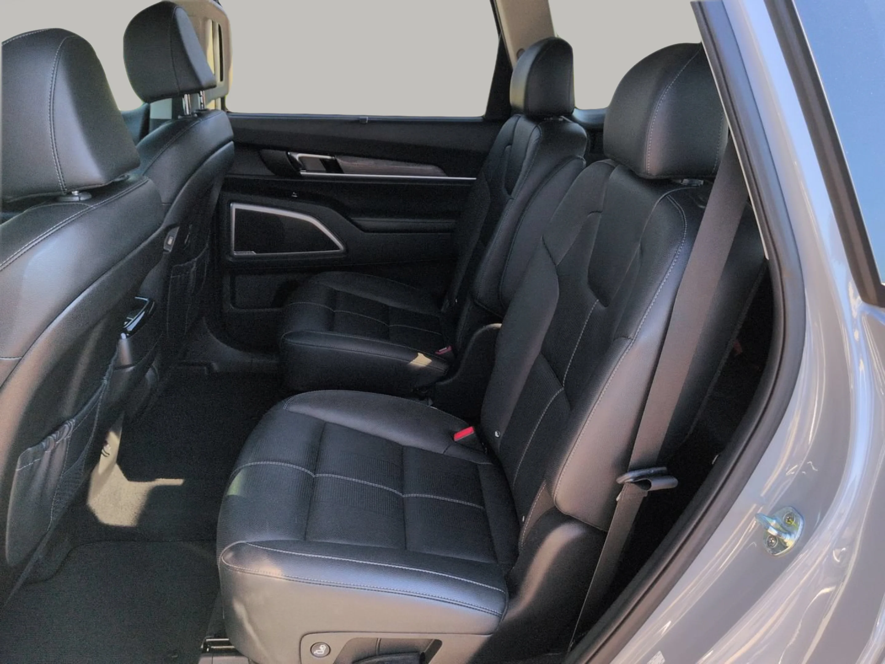 Used 2022 Wolf Gray Kia EX image 11