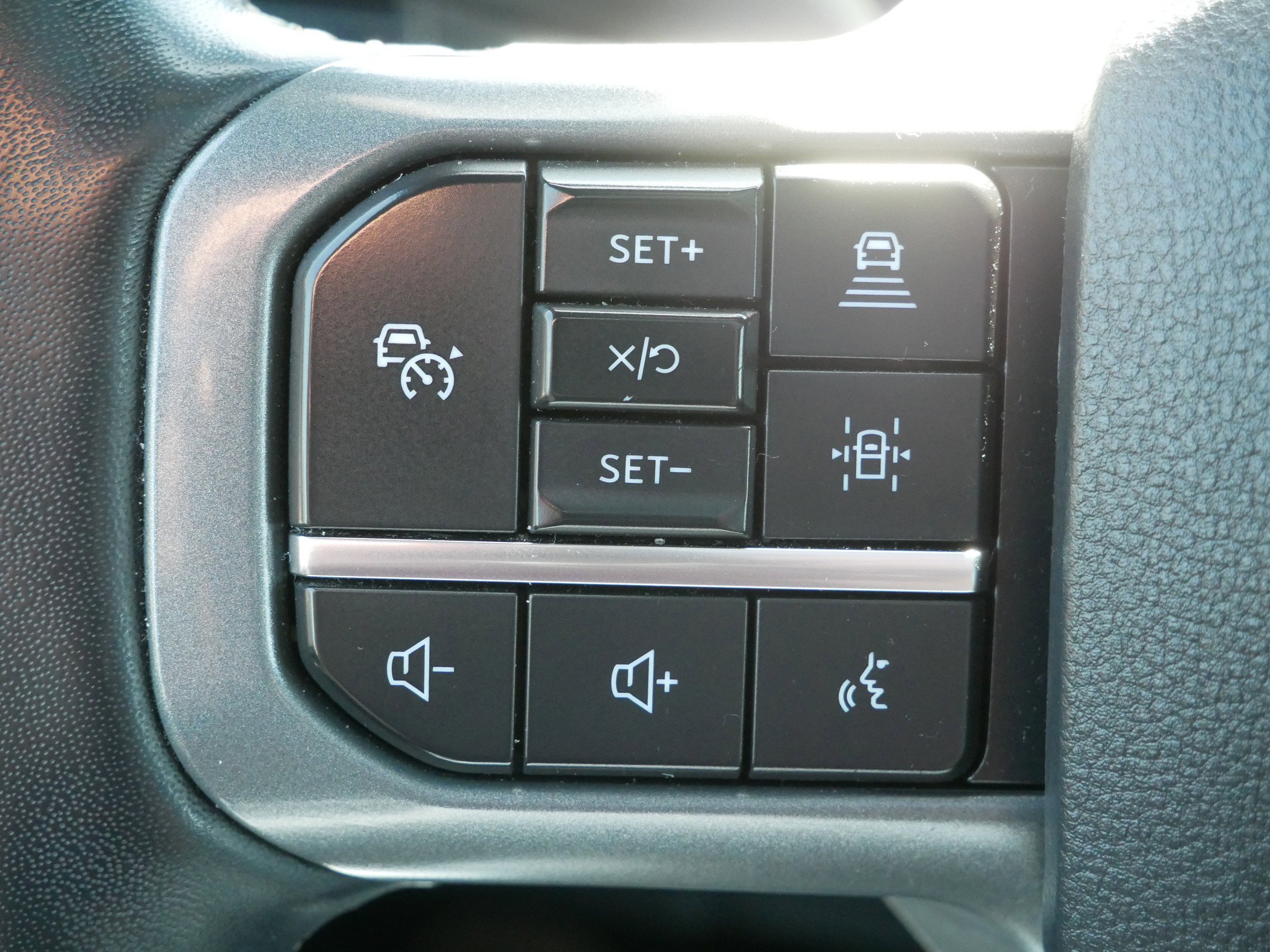 Used 2022 White Ford LARIAT image 21