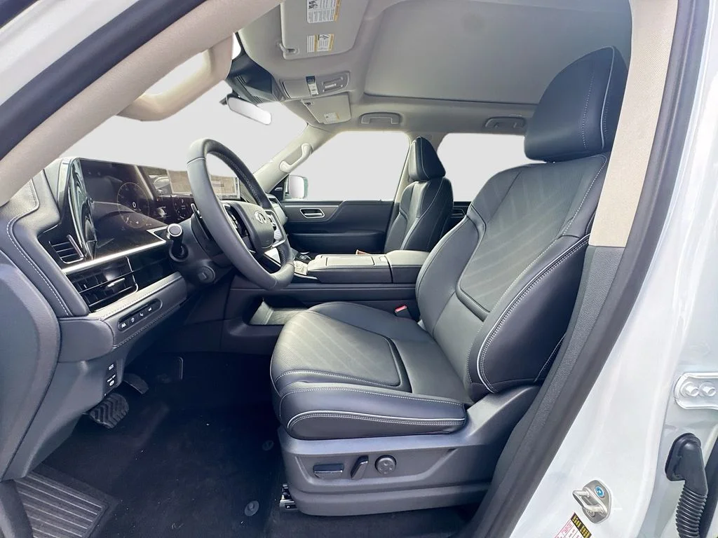 New 2027 RADIANT WHITE INFINITI Luxe 2WD image 22