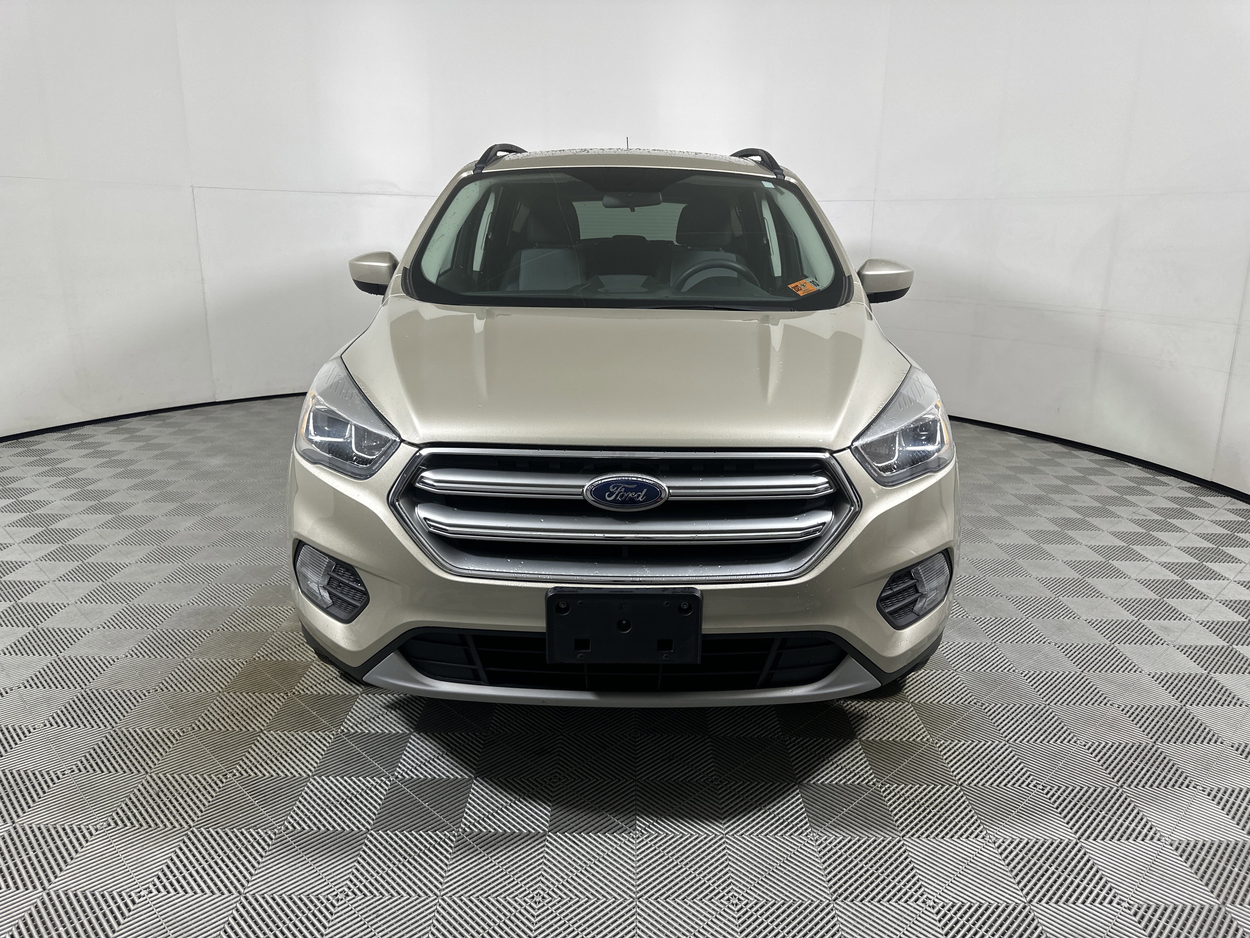 Used 2017 Ford Escape SE with VIN 1FMCU9G91HUC21651 for sale in Parkersburg, WV