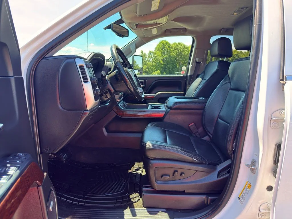 Used 2016 White GMC SLT image 16