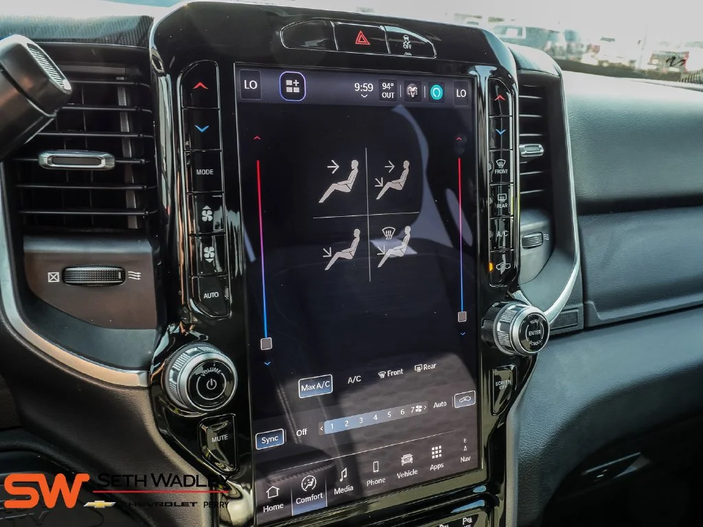 Used 2025  Ram Big Horn image 37