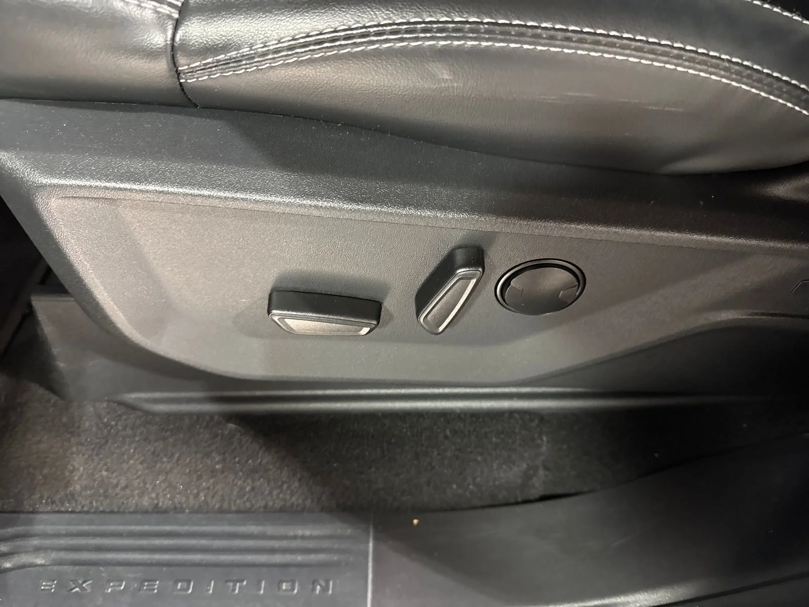 Used 2025 Black Ford Platinum image 15