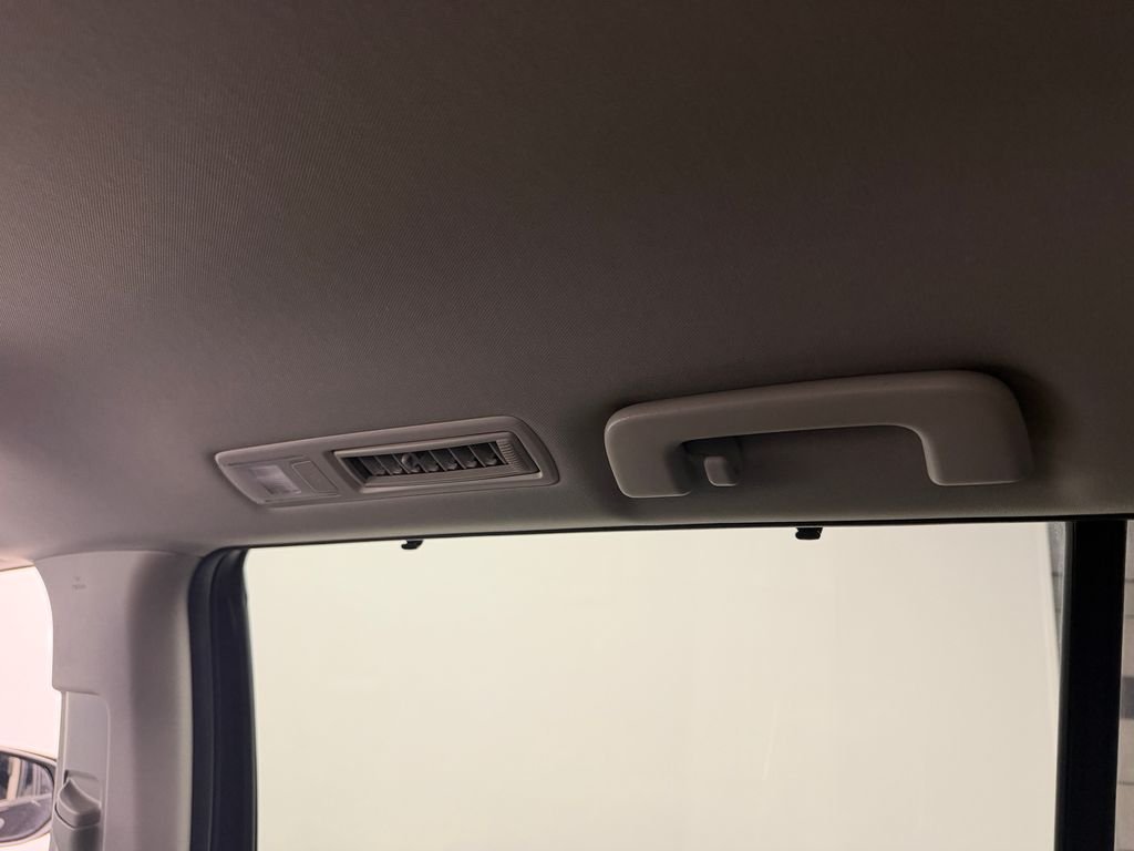 Used 2025  Toyota XLE image 37