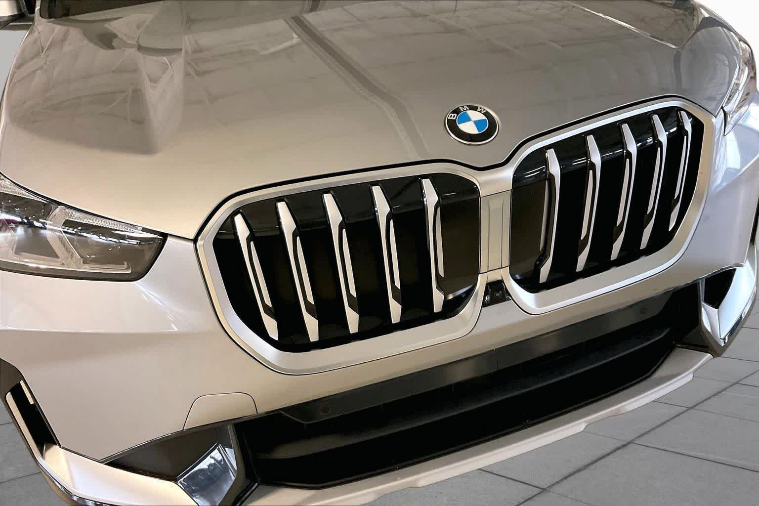 Used 2026 Space Silver Metallic BMW xDrive28i image 30