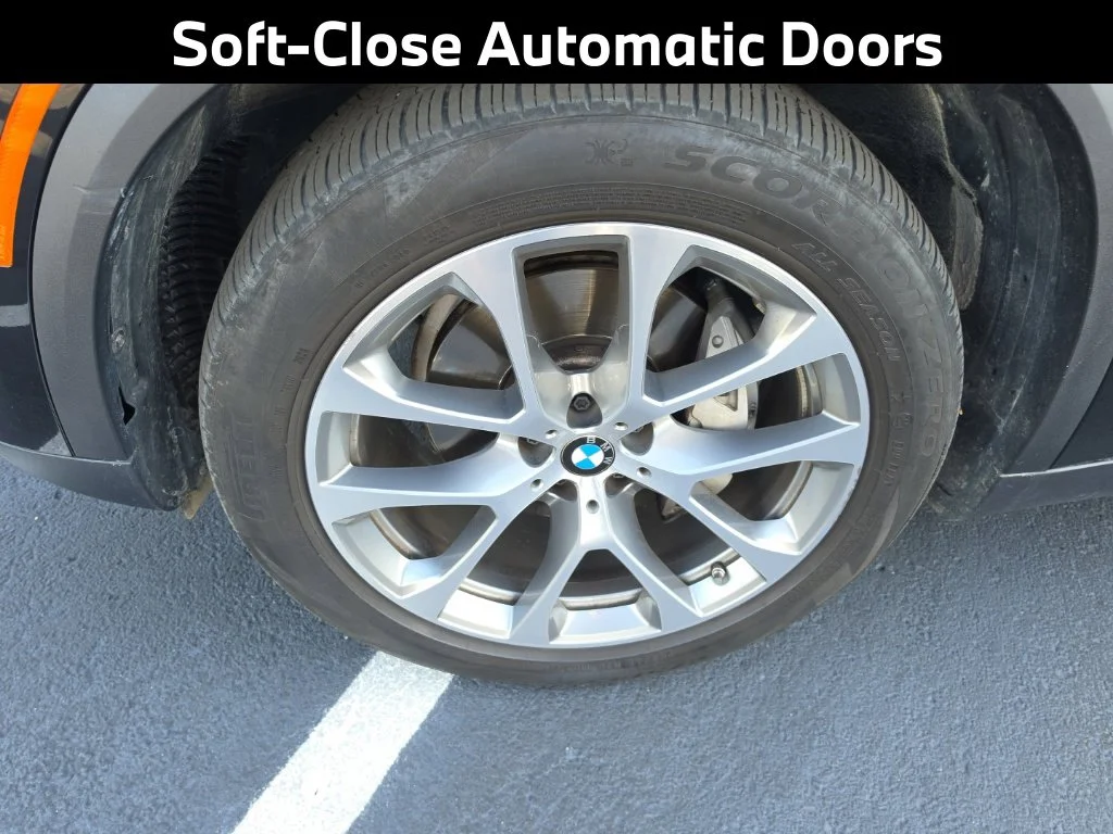 Used 2024 Black Sapphire Metallic BMW xDrive40i image 8