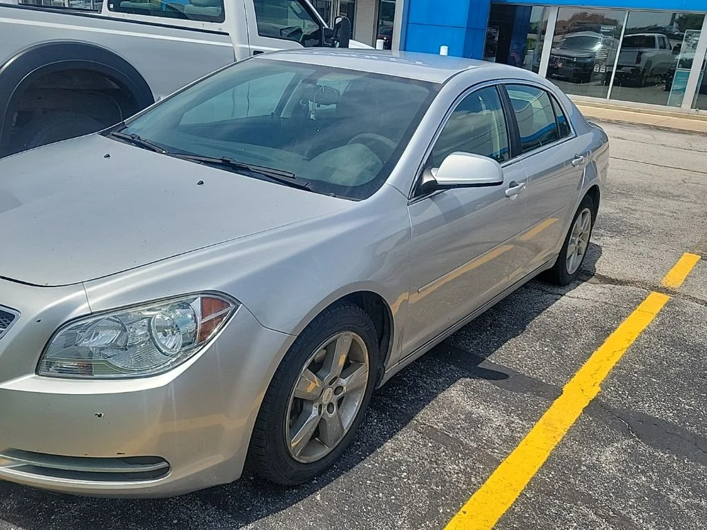 Used 2011 Silver Ice Metallic Chevrolet LT image 2