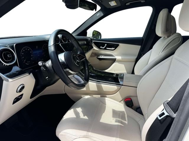 Used 2023 White Mercedes-Benz GLC 300 image 5