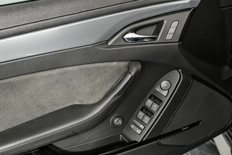 Used 2014 Black Diamond Tricoat Cadillac  image 12