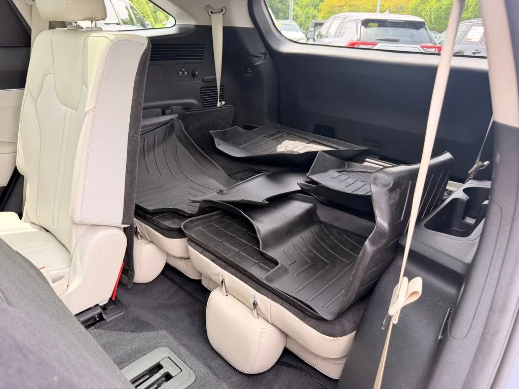 Used 2022 Silver Kia S image 14