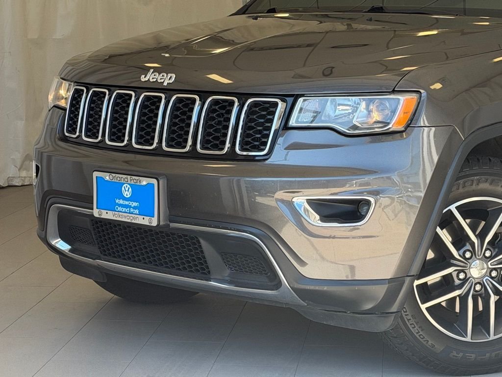 Used 2018 Granite Crystal Metallic Clearcoat Jeep Limited image 7