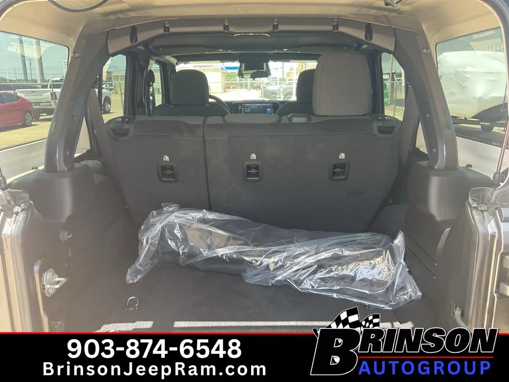 Used 2026 Granite Crystal Metallic Clearcoat Jeep Willys image 9