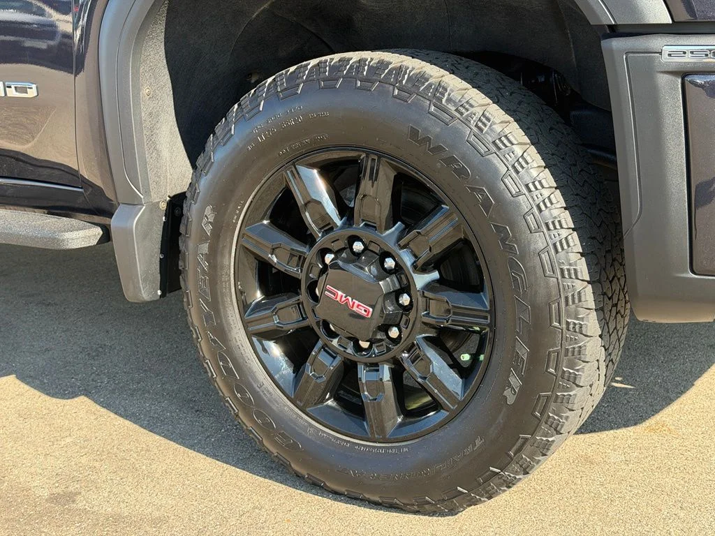 Used 2025 Gray GMC AT4 image 26