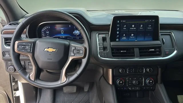 Used 2024 Summit White Chevrolet High Country image 9