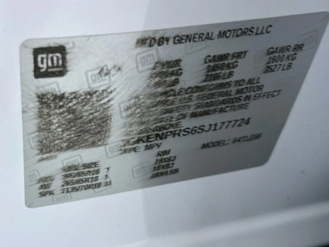 Used 2025 White GMC AT4 image 28