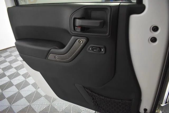 Used 2017 White Jeep Unlimited Sport image 29