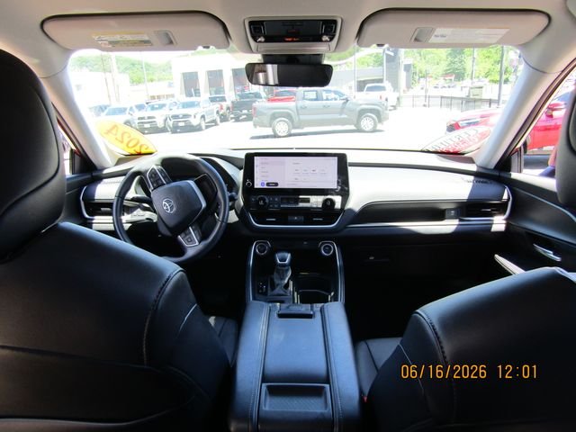 Used 2024 Pearl Toyota XLE image 10