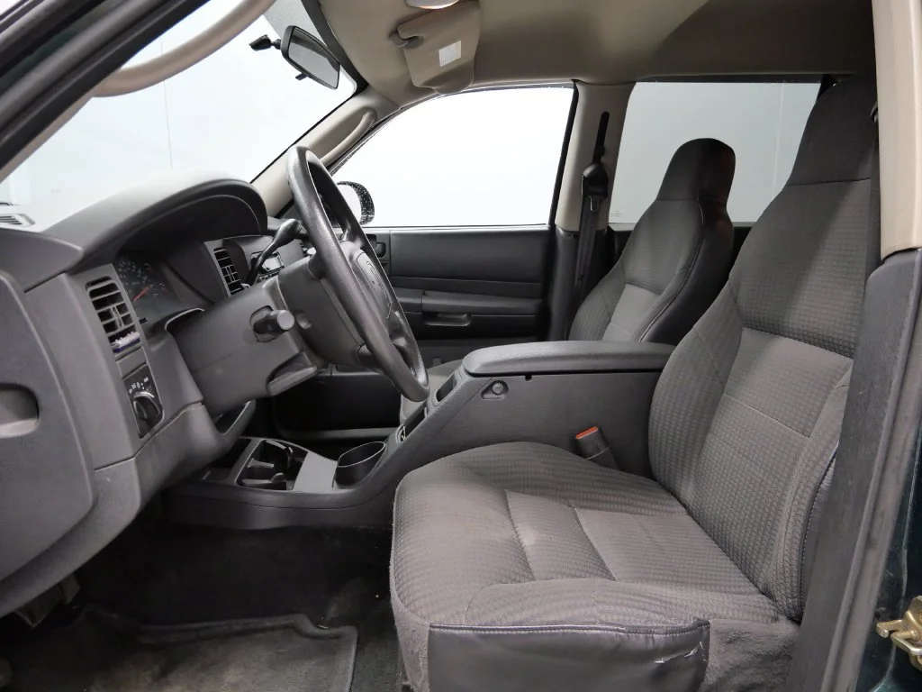 Used 2002  Dodge Sport image 12