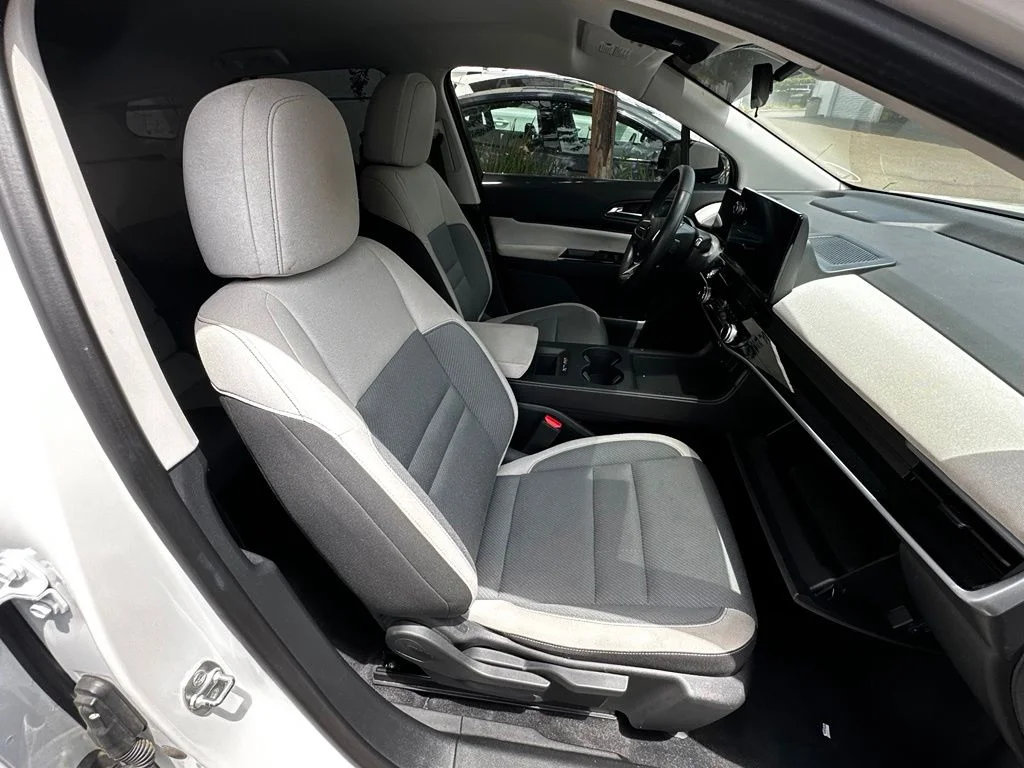 Used 2024 White Honda EX image 16