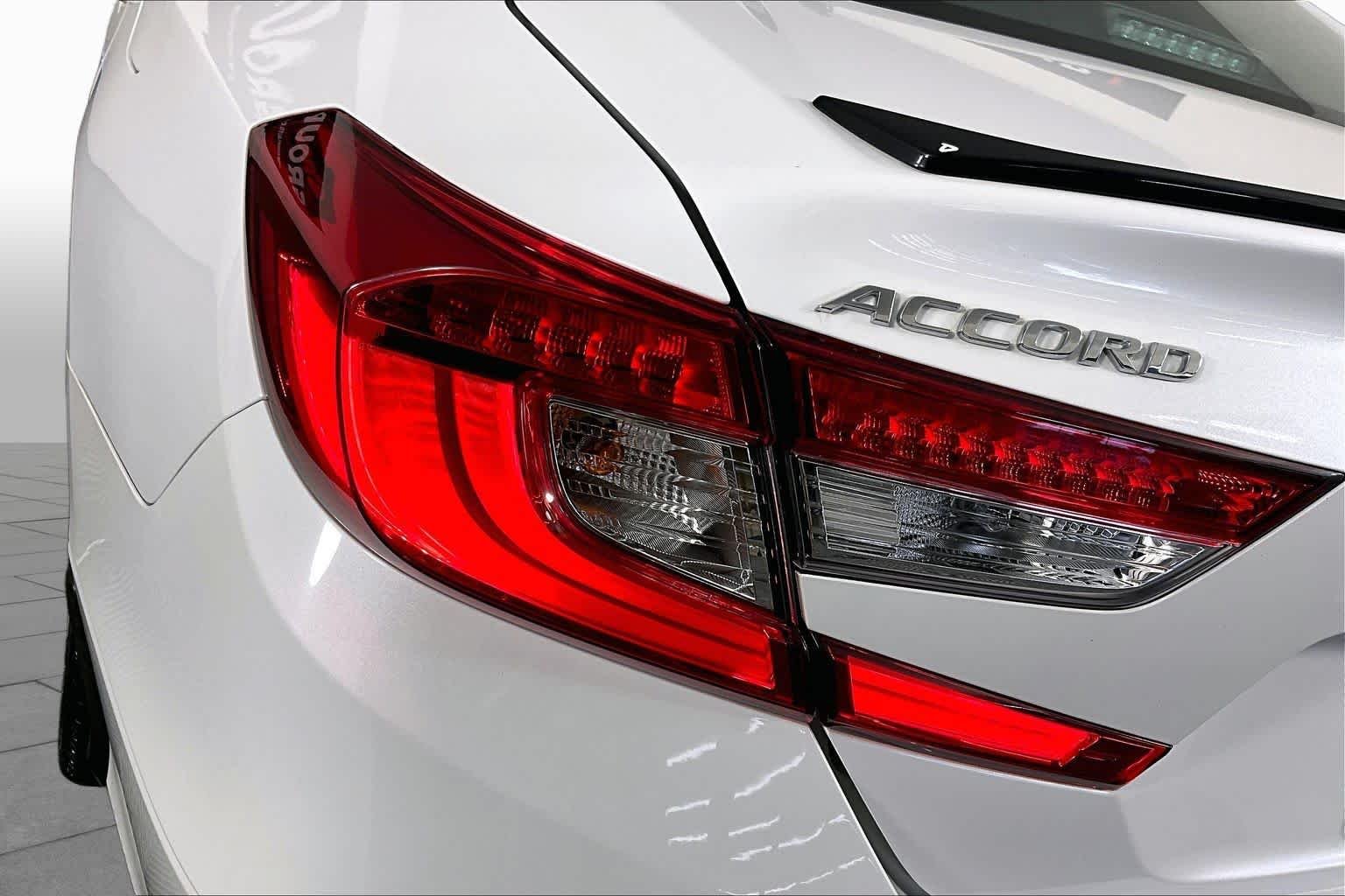 Used 2021 White Honda Sport 2.0T image 27