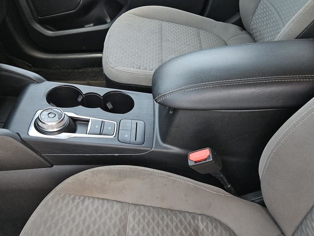 Used 2022 Gray Ford SE image 42