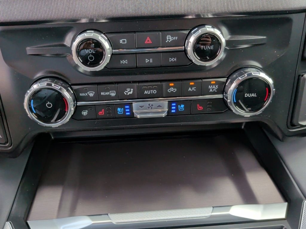 New 2026 Star White Metallic Tri-Coat Ford F-250® Platinum® image 31