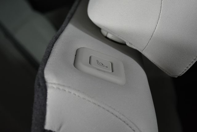 New 2026 Black Hyundai SE AWD image 18